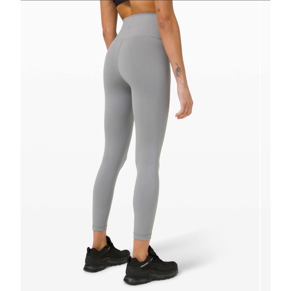 Lululemon‎ Wunder Train High-Rise Tight 25"
Rhino Grey Size 16